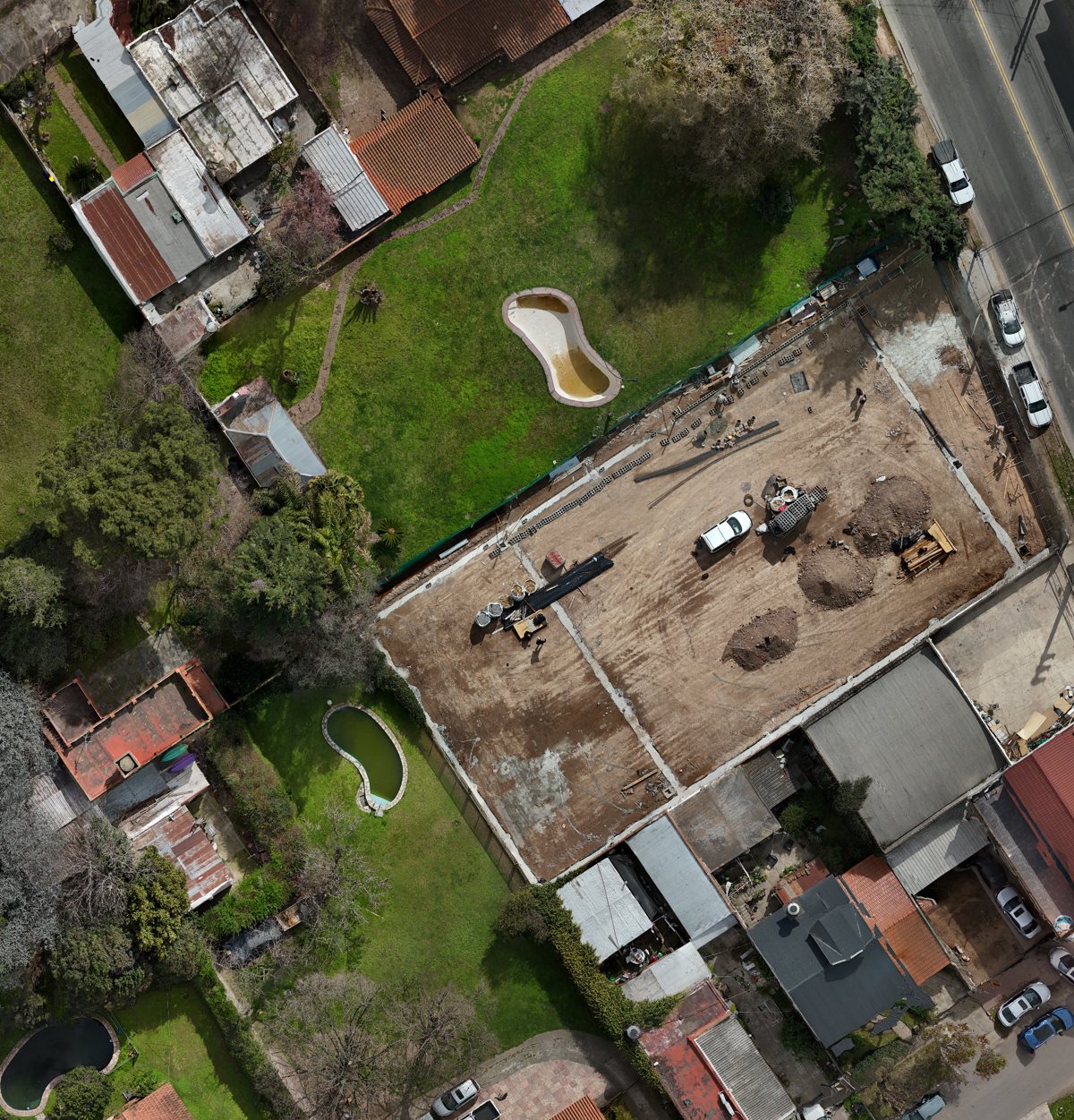 Ortofoto de la obra en la semana 1: el terreno nivelado, sin estructura